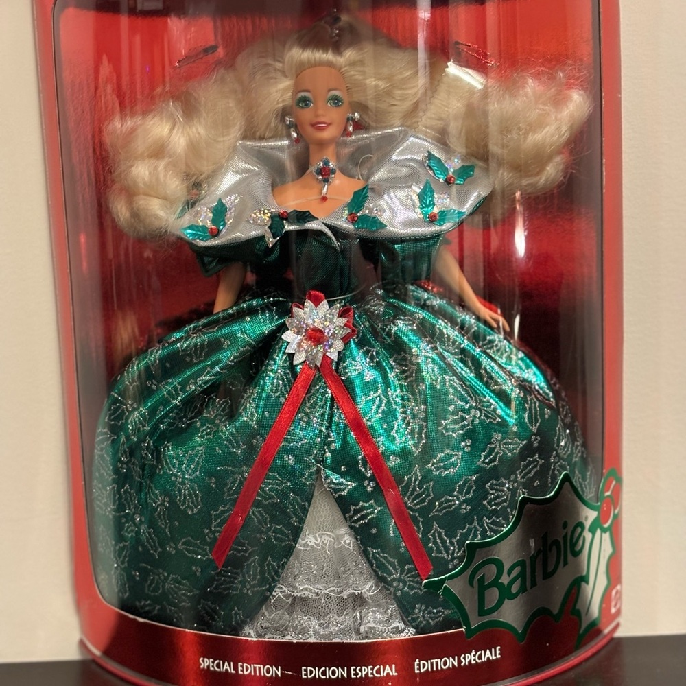 Vintage 1995 Happy Holidays Barbie